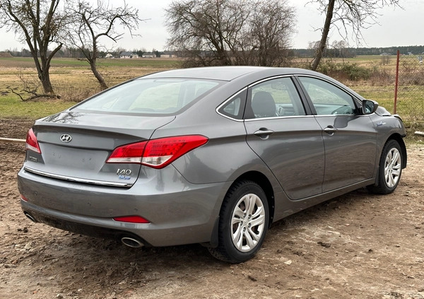 Hyundai i40 cena 12500 przebieg: 138692, rok produkcji 2014 z Sulejów małe 67